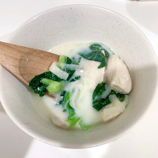 鶏肉とほうれん草のクリーム煮